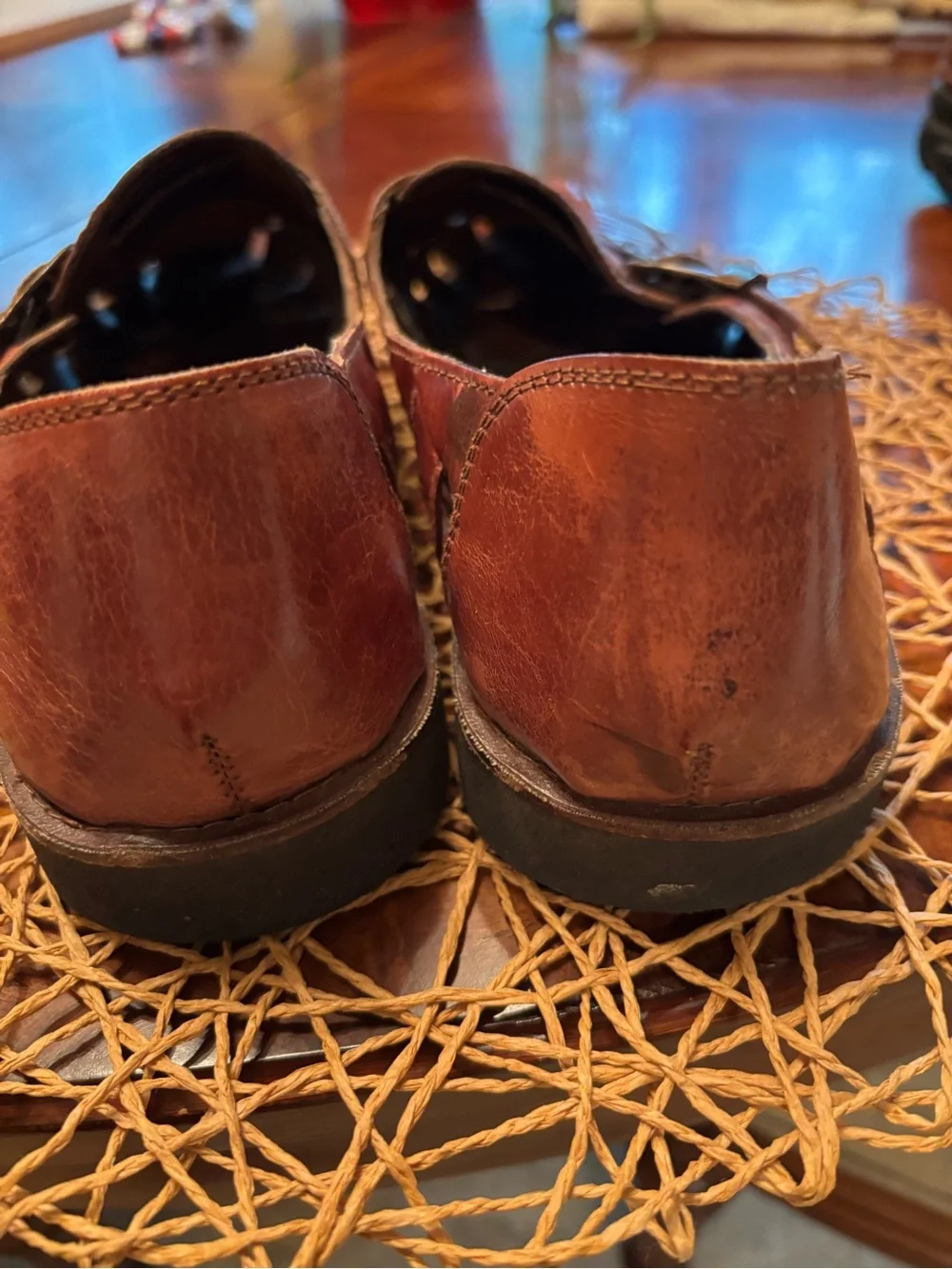 Sunsteps Men’s Woven Leather Slip-On Loafers in Mahogany Brown. Size 9.